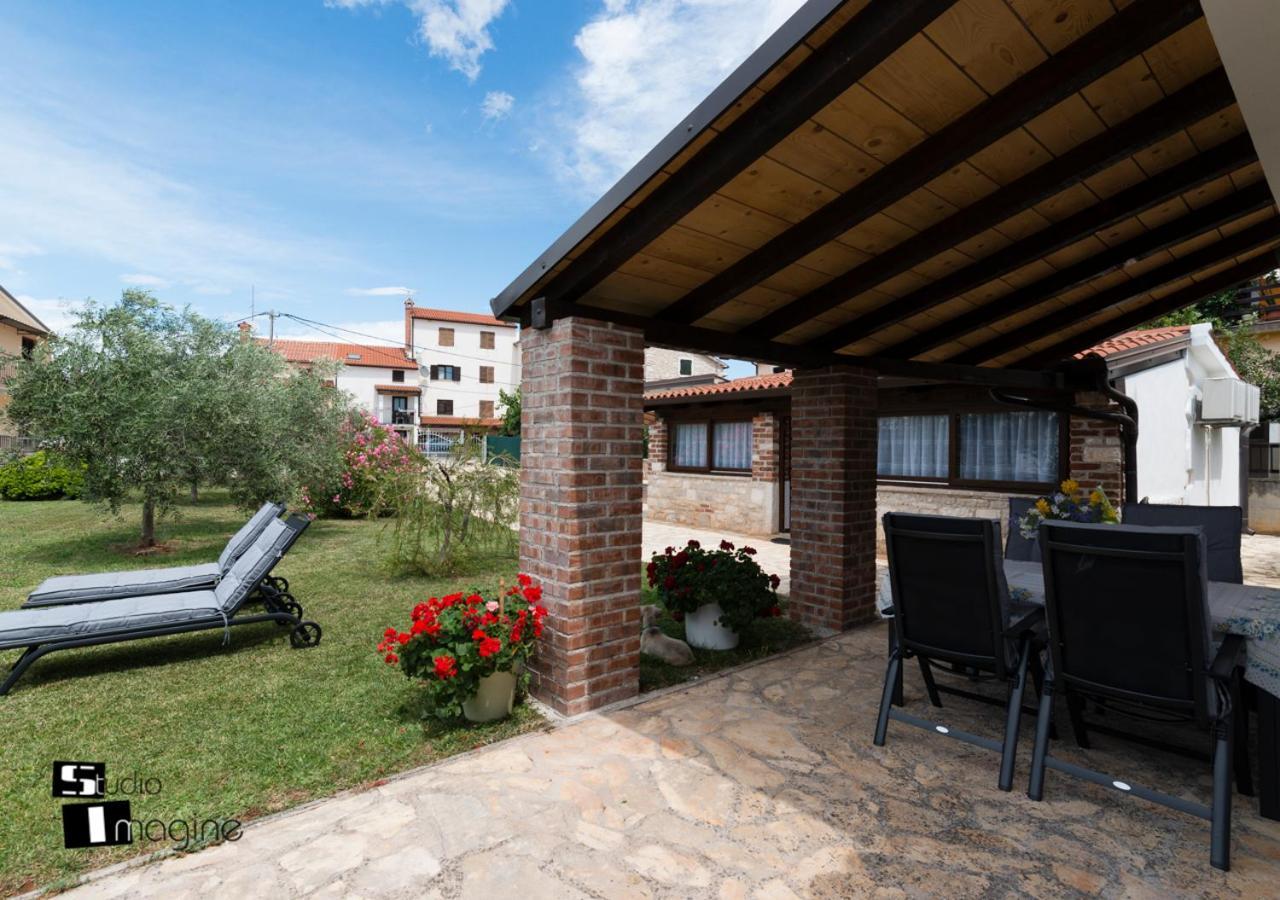 Charming Stone Cottage By The Sea Umag Exterior foto