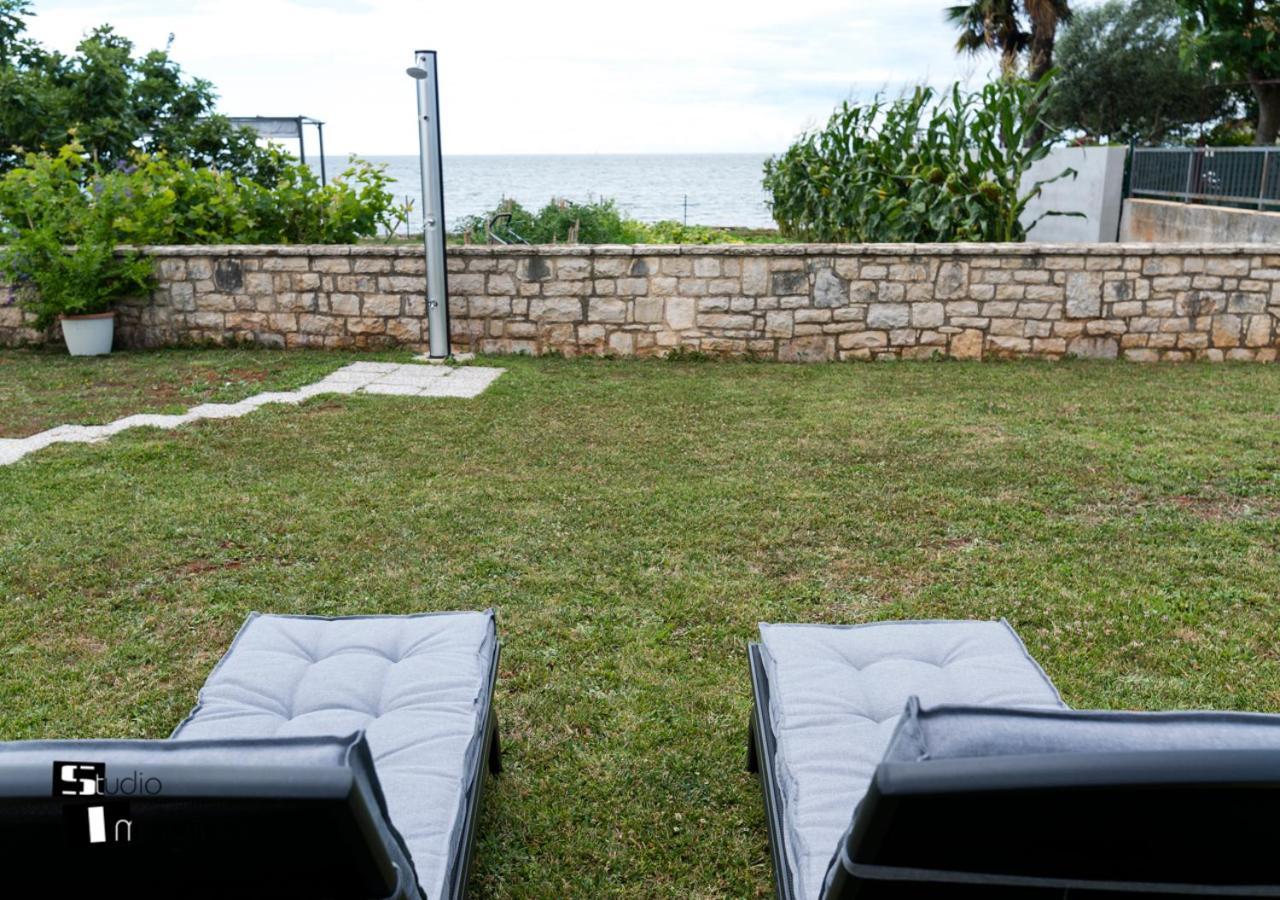 Charming Stone Cottage By The Sea Umag Exterior foto