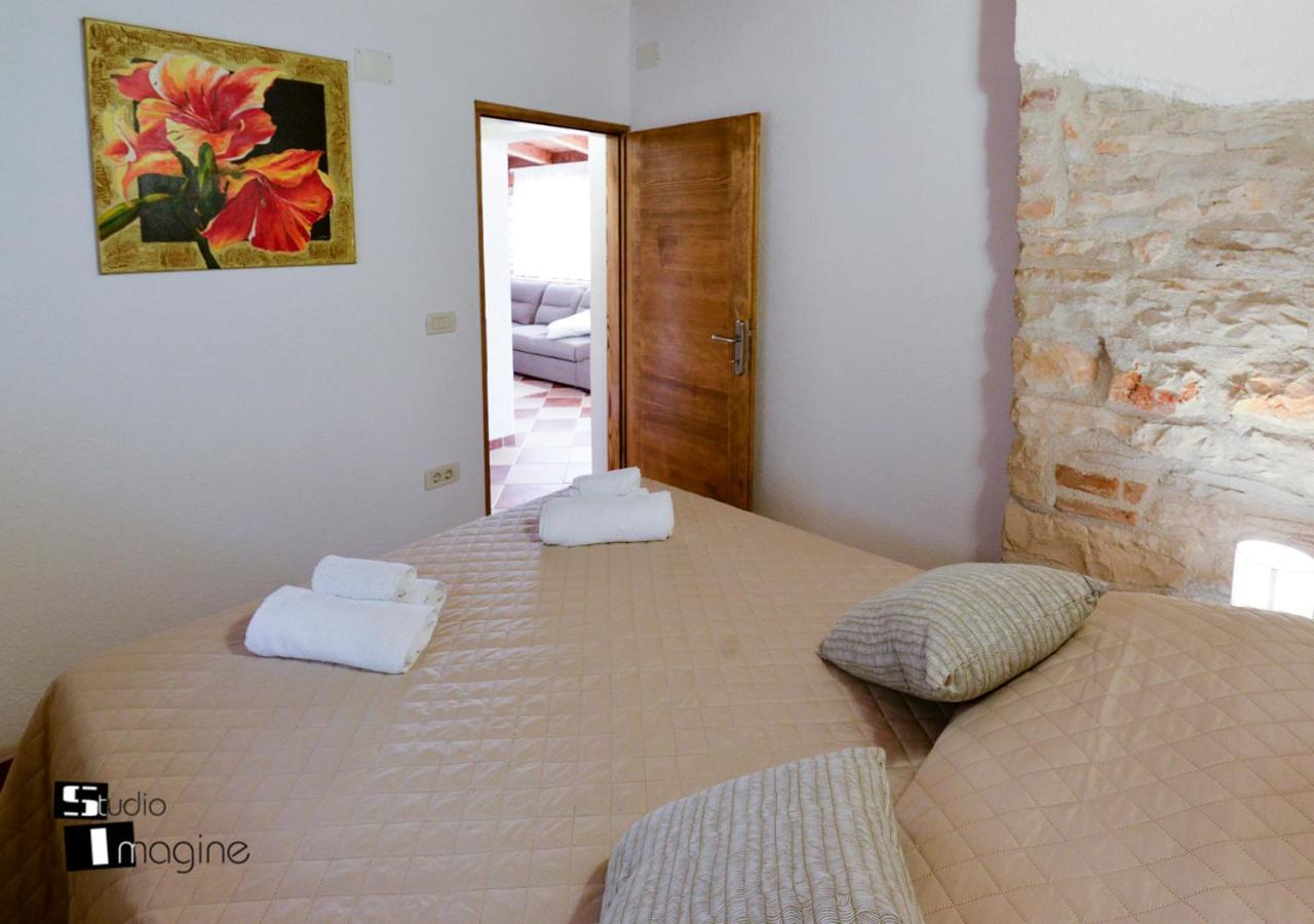 Charming Stone Cottage By The Sea Umag Exterior foto