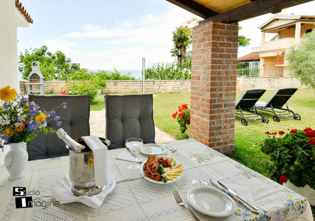 Charming Stone Cottage By The Sea Umag Exterior foto