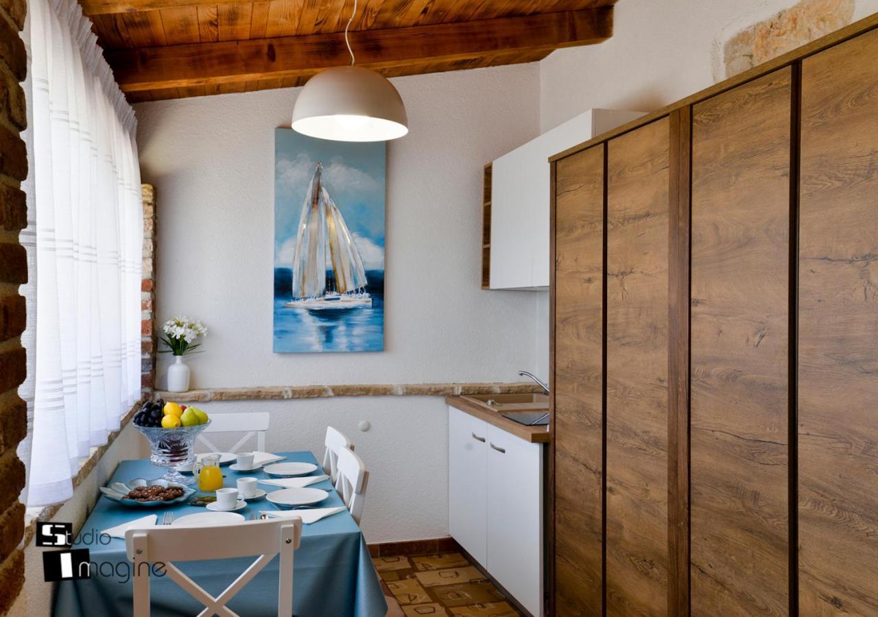 Charming Stone Cottage By The Sea Umag Exterior foto
